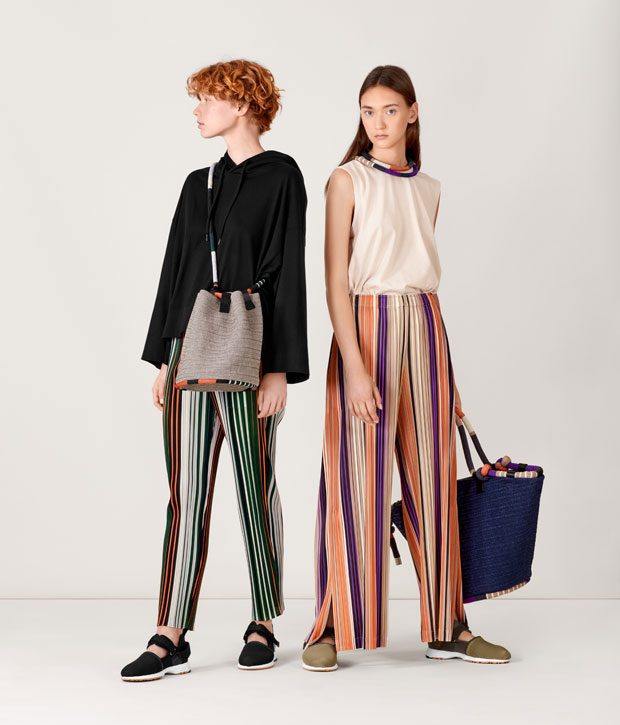 自*！様 PLEATS PLEASE ISSEY MIYAKE Issey Miyake Spring Summer 2020 Collection: Pleats Please