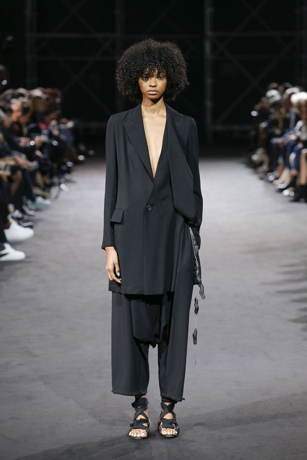 #PFW: YOHJI YAMAMOTO Spring Summer 2019 Collection