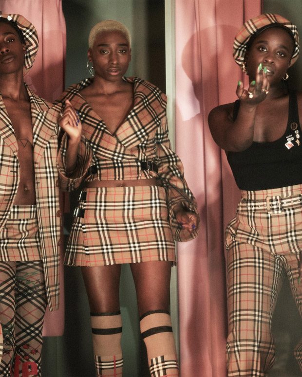 VIVIENNE WESTWOOD X BURBERRY