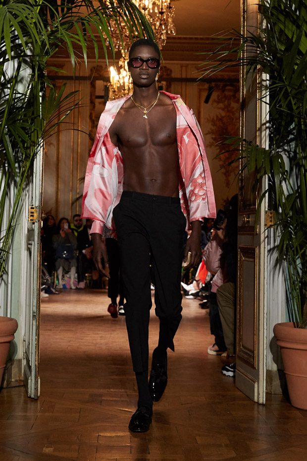 PFW: CASABLANCA Fall Winter 2019.20 Collection PFW: CASABLANCA Fall Winter 2019.20 Collection