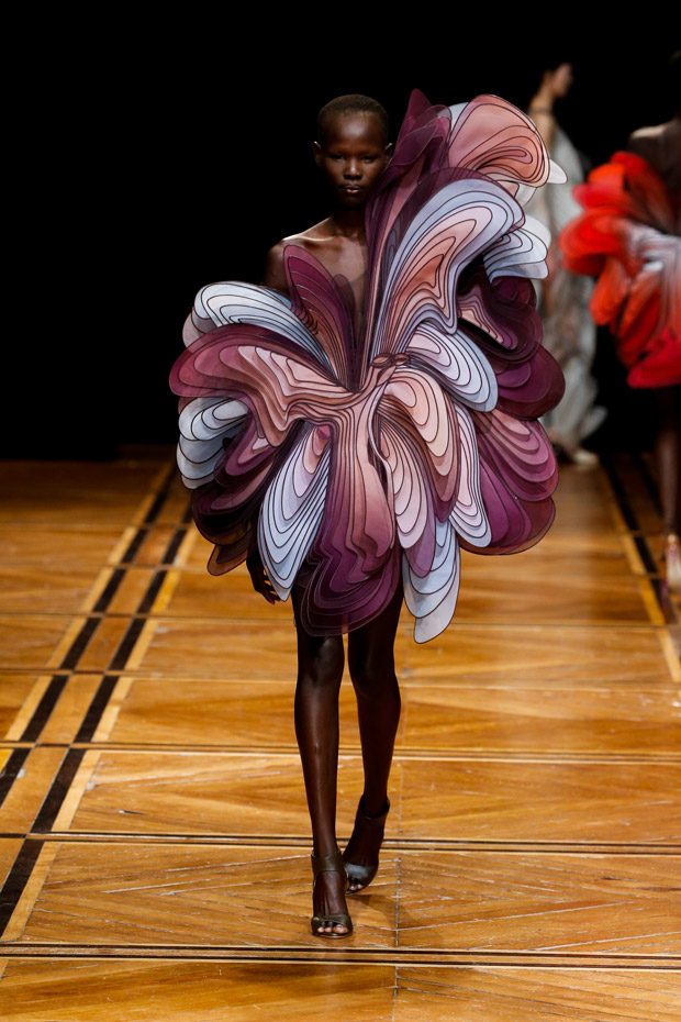 PFW: IRIS VAN HERPEN Spring Summer 2019 Haute Couture Collection