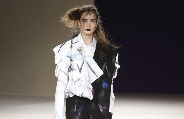 PFW: YOHJI YAMAMOTO Fall Winter 2019.20 Collection