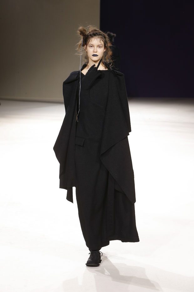 PFW: YOHJI YAMAMOTO Fall Winter 2019.20 Collection