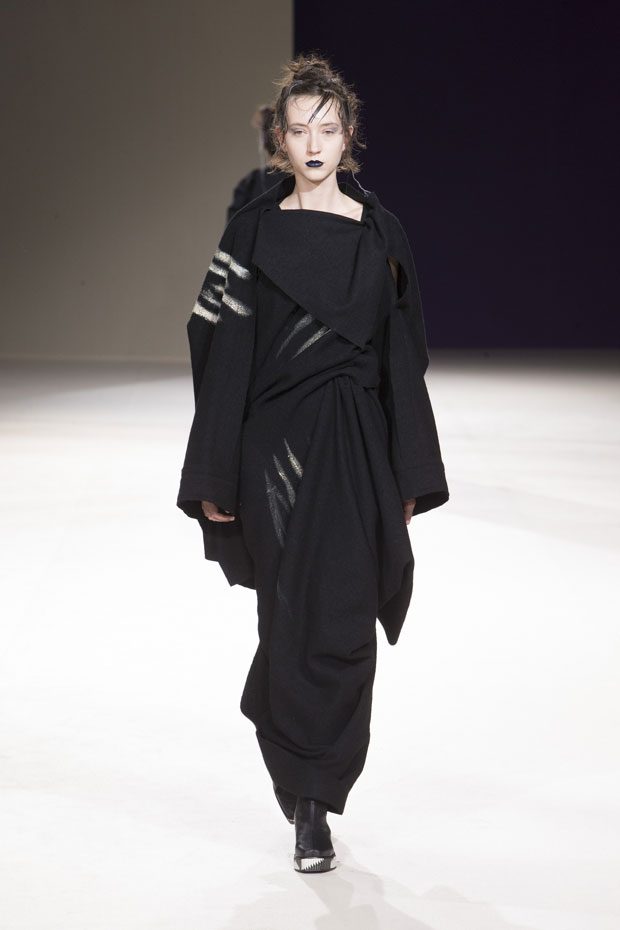 PFW: YOHJI YAMAMOTO Fall Winter 2019.20 Collection