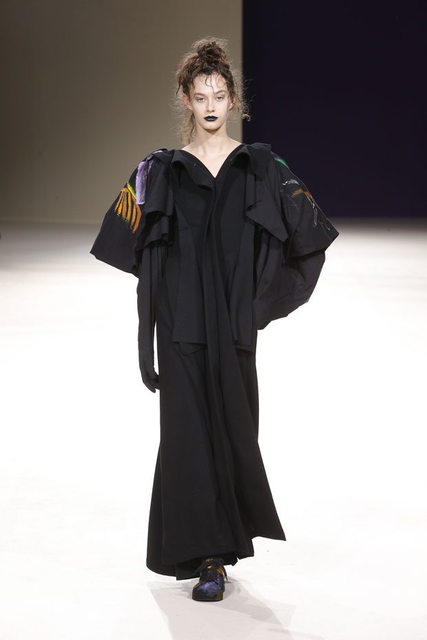 PFW: YOHJI YAMAMOTO Fall Winter 2019.20 Collection