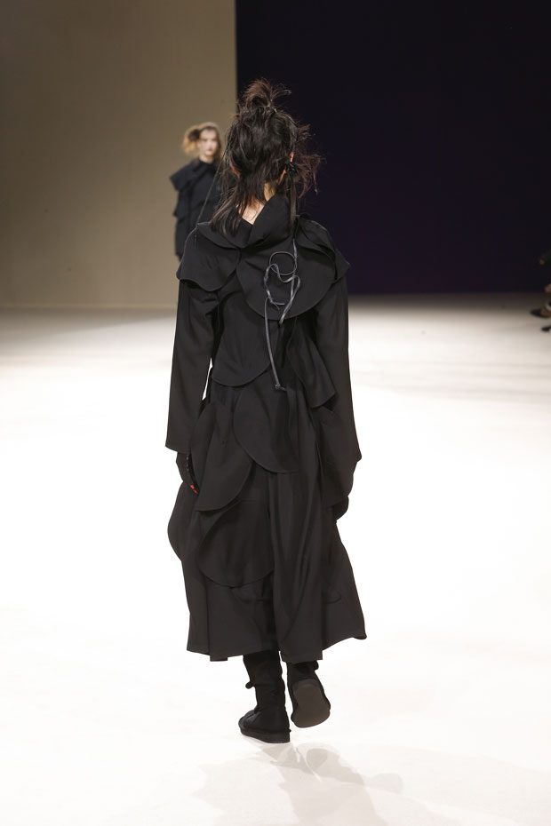 PFW: YOHJI YAMAMOTO Fall Winter 2019.20 Collection