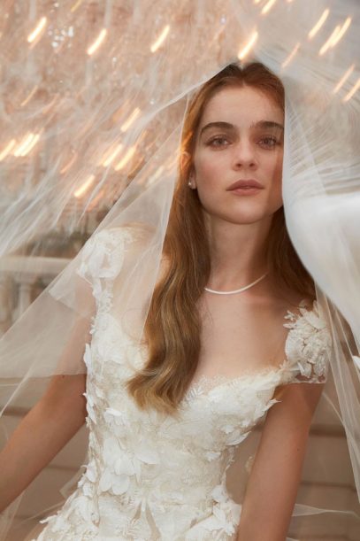 Why You Should Wear Clip-in Hair Extensions On Your Wedding Day