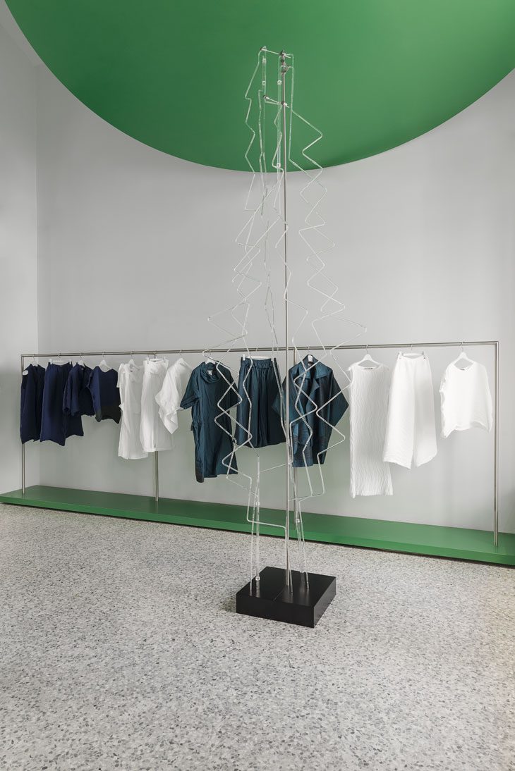 Journey of a Raindrop: Issey Miyake Collaborates With Jólan van der Wiel