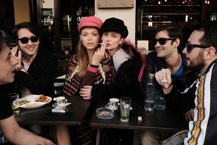 3 Ways to Reconnect with Someone You Know from the Past