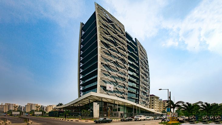 RESHAPING ARCHITECTURE WITH SAOTA Mark Bullivant