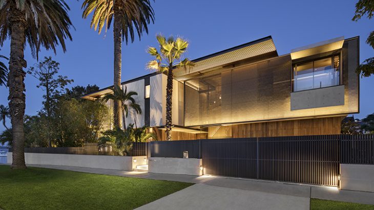 RESHAPING ARCHITECTURE WITH SAOTA Mark Bullivant