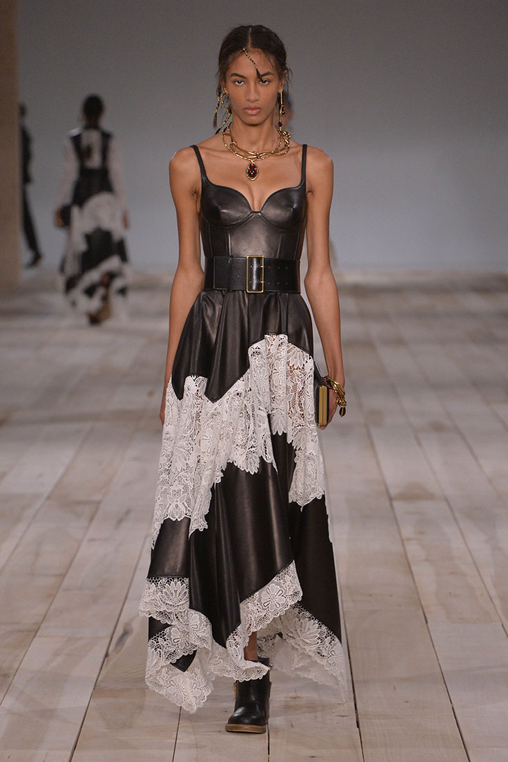 #PFW: Alexander McQueen Spring Summer 2020 Womenswear Collection