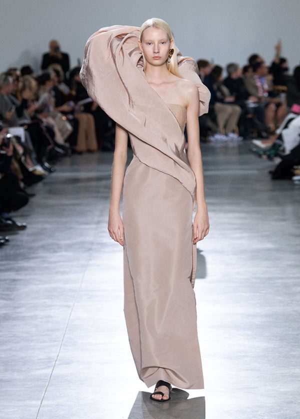 PFW: SCHIAPARELLI Spring Summer 2020 Couture Collection