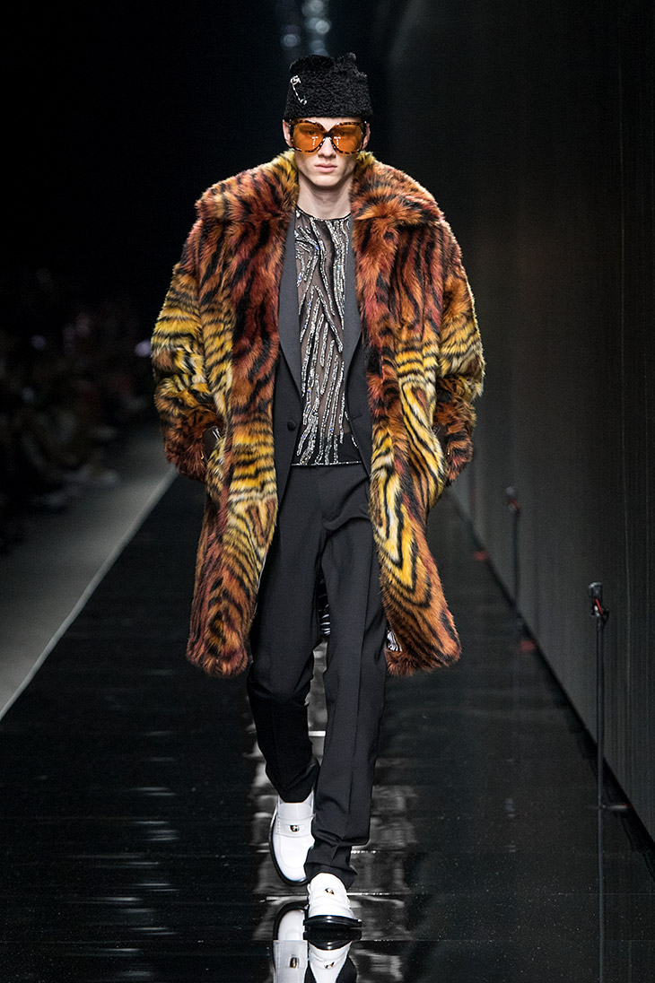 VERSACE