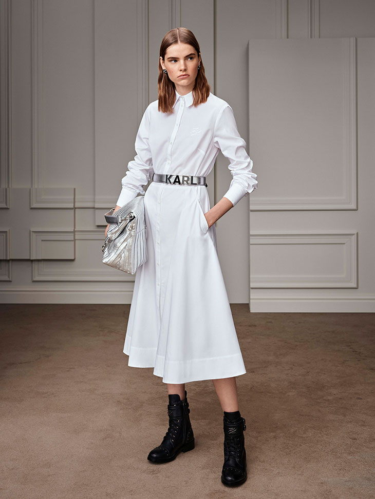 Chanel Fall/Winter 2020, Chanel's Fall 2020 Collection Resurrected Karl  Lagerfeld's Iconic Designs From 1994