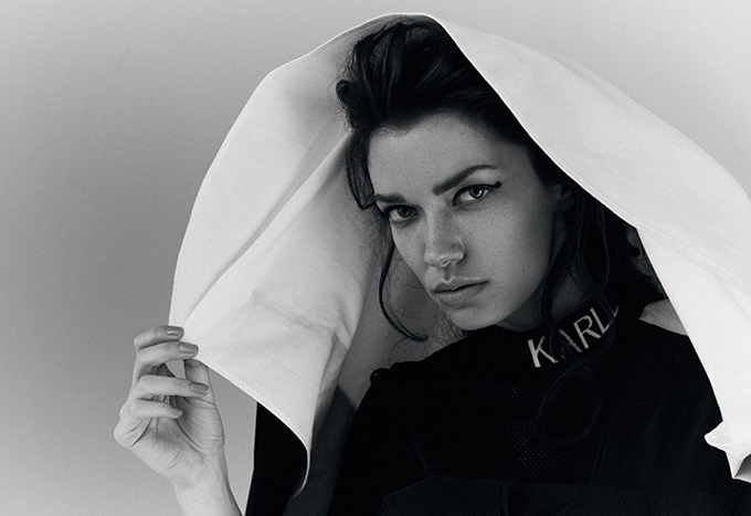 DESIGN SCENE STYLE: Anna by Rinaldo Sata