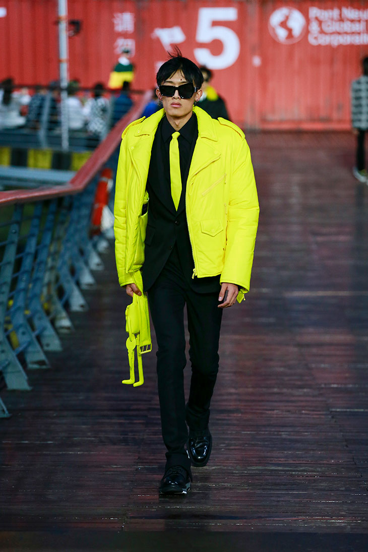 Louis Vuitton Spring Summer 2021 Menswear Shanghai - RUNWAY MAGAZINE ®  Collections