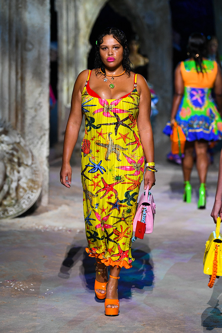 https://www.designscene.net/wp-content/uploads/2020/09/Spring-Summer-2021-Photo-Courtesy-of-%C2%A9Versace-39.jpg