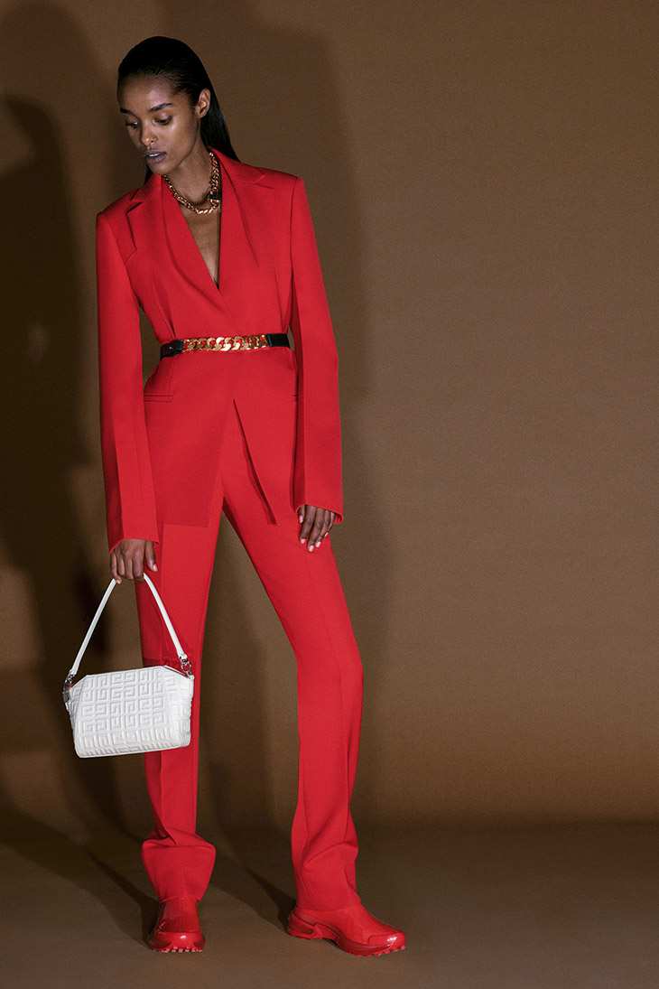 GIVENCHY
