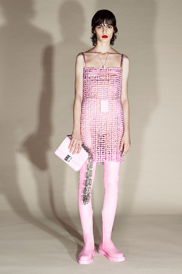 GIVENCHY