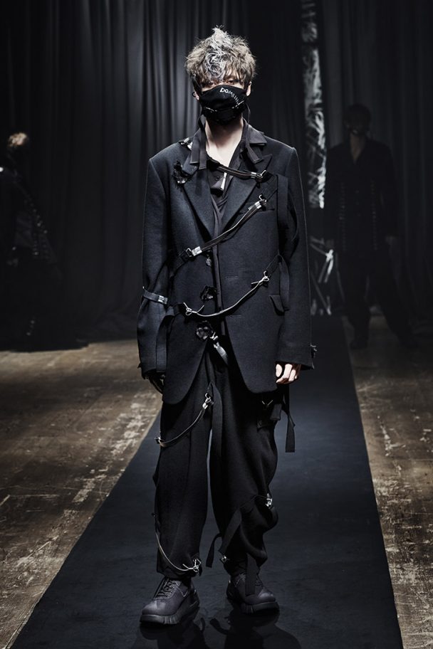 PFW: YOHJI YAMAMOTO POUR HOMME Fall Winter 2021.22 Collection