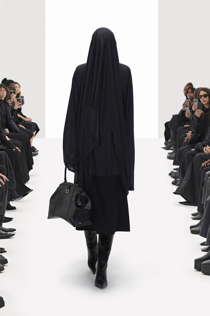 BALENCIAGA