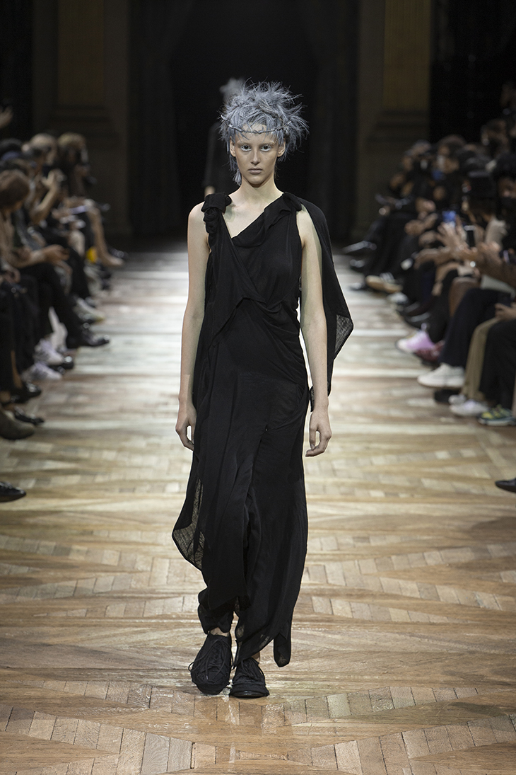 PFW: Yohji Yamamoto Spring Summer 2022 Collection