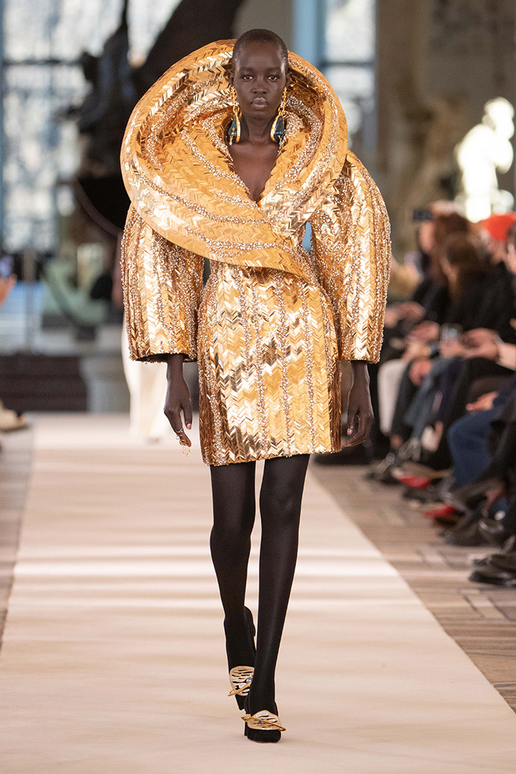 MANIFESTO - PEEP THE PEEPS: Schiaparelli's Fall-Winter 2022-2023 Haute  Couture Show (Paris)