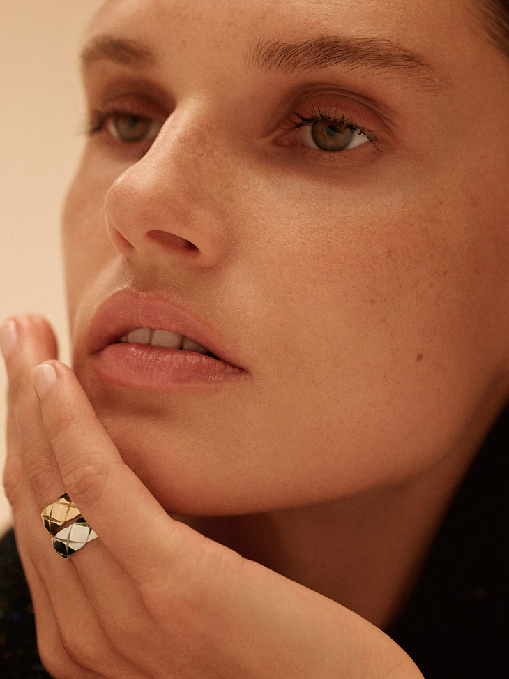 BLACKPINK's Jennie Models CHANEL COCO CRUSH 2022 Fine Jewelry