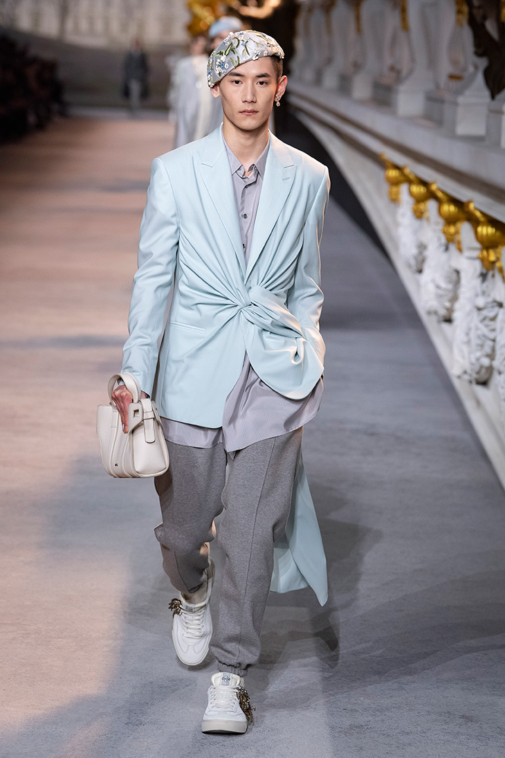 DIOR