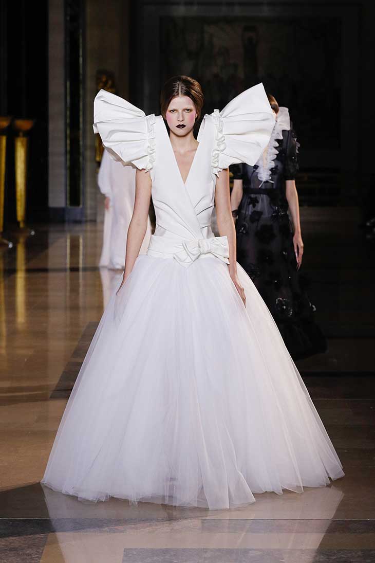 VIKTOR & ROLF Spring Summer 2022 Haute Couture Collection