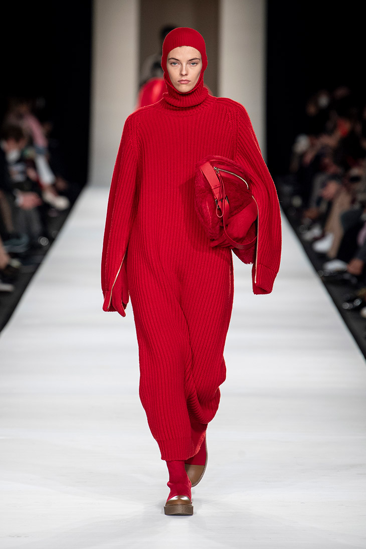 Fall/Winter 2023-2024 women's collections at Paris Fashion Week-Xinhua