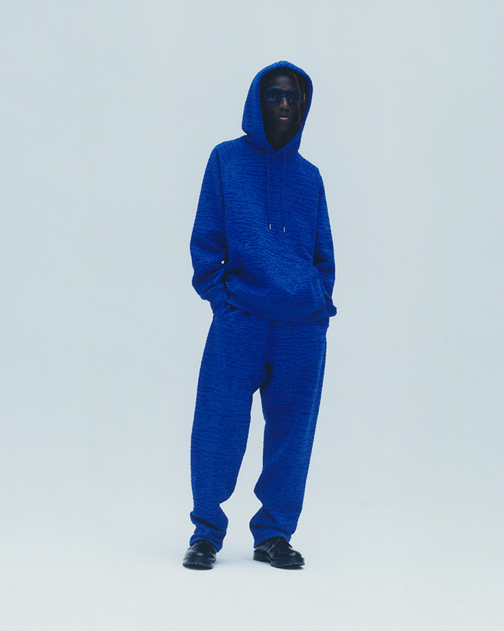 ÉTUDES x YVES KLEIN