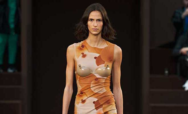 PFW: LOEWE Fall Winter 2022.23 Womenswear Collection