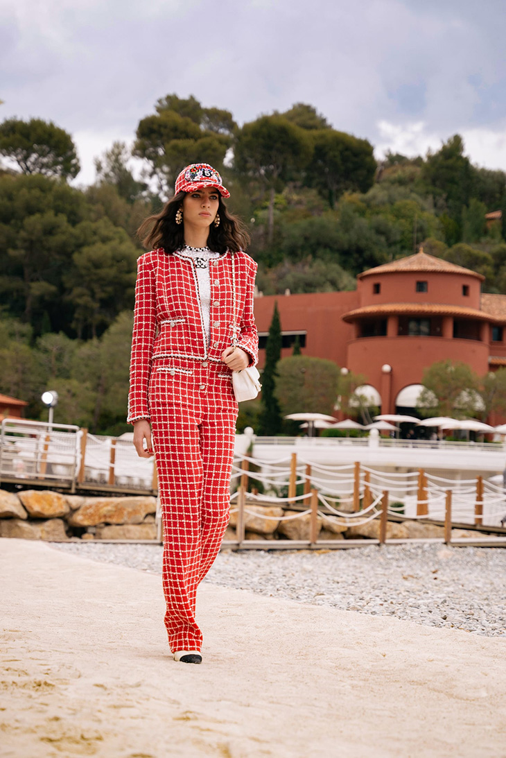 Chanel Cruise 2022-23 Collection See All The Looks