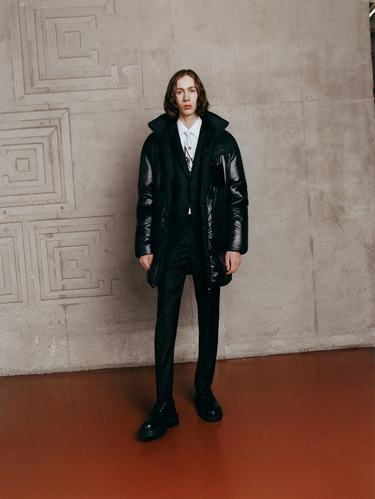 Louis Vuitton Men's Pre-Spring 2023 Snow Collection Lookbook