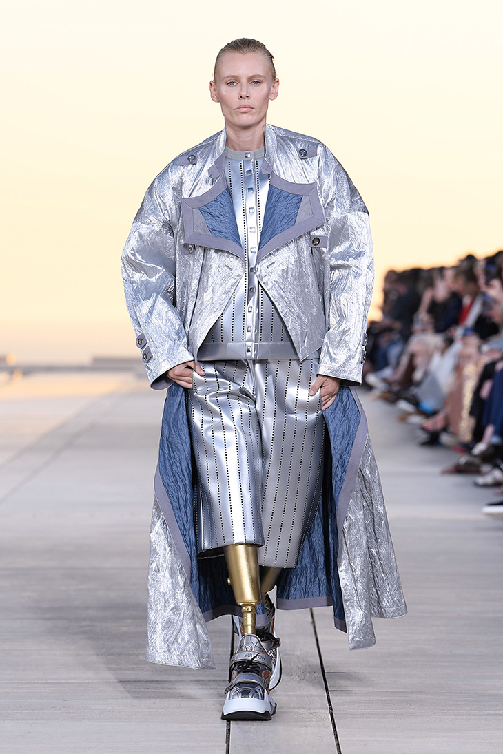 Louis Vuitton's Cruise 2022 Collection Has Space Age Airs – WWD