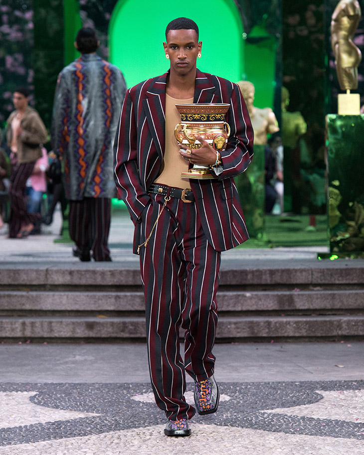 VERSACE MEN'S SPRING-SUMMER 2020 FASHION SHOW