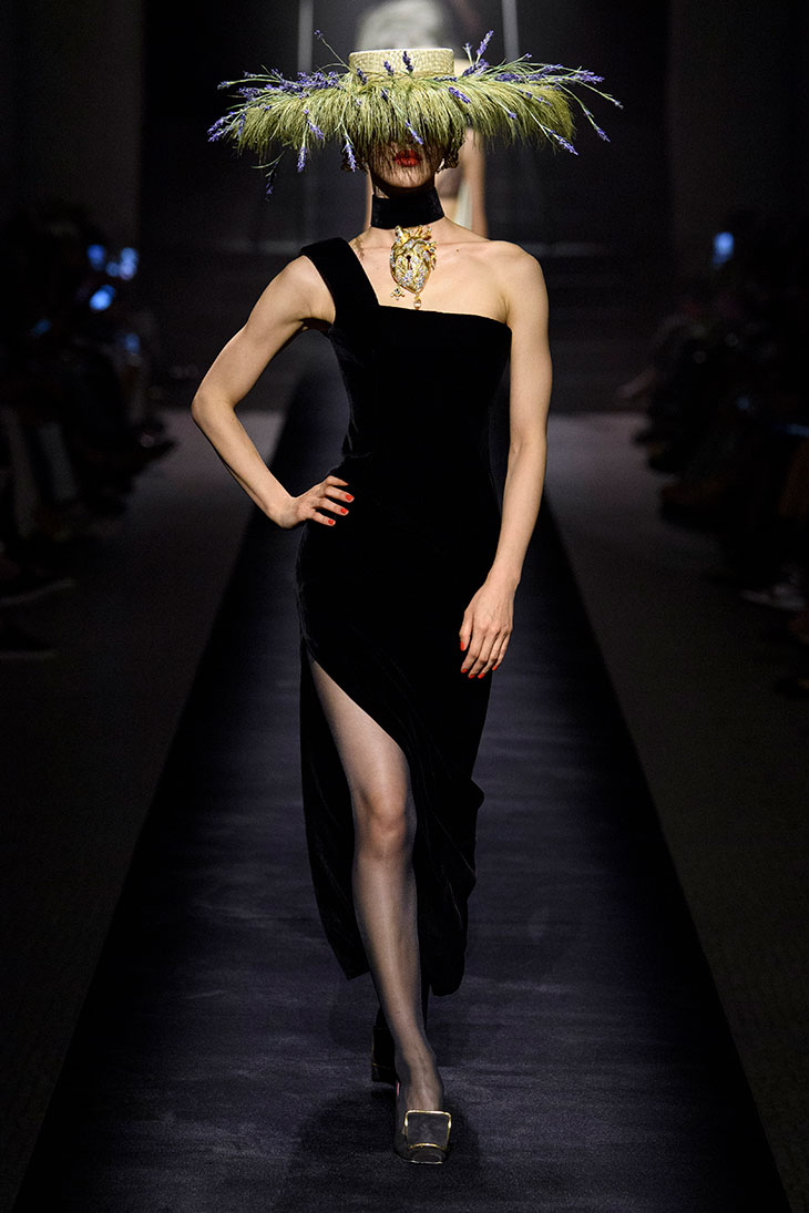 Spring-Summer 2023 Haute Couture Show - DÉFILÉS HAUTE COUTURE - Women's  Fashion