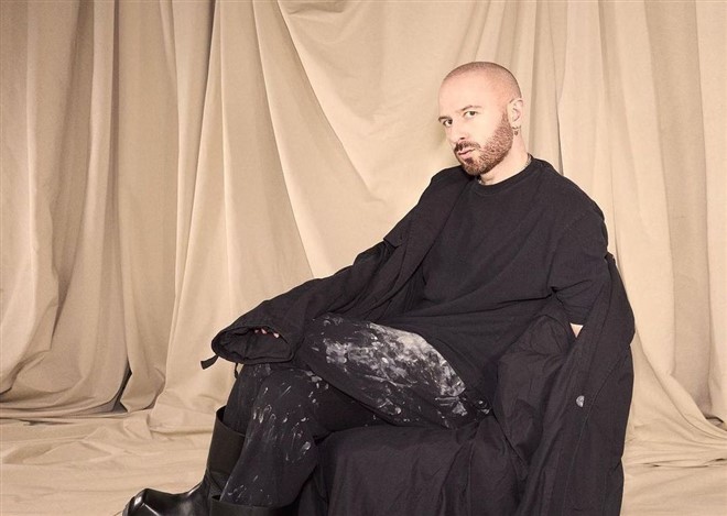 What is behind the collection “Family and War” by Demna Gvasalia -  GeorgianJournal