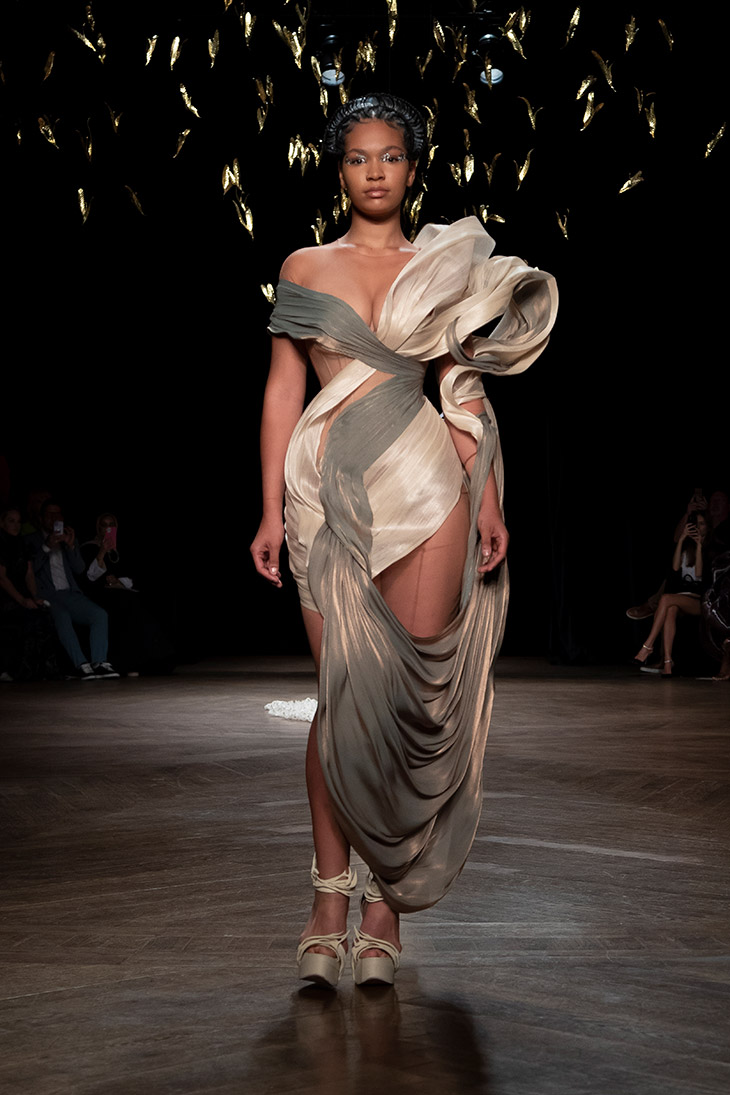 Iris van Herpen Couture Fall Winter 2021-2022 - RUNWAY MAGAZINE ®  Collections