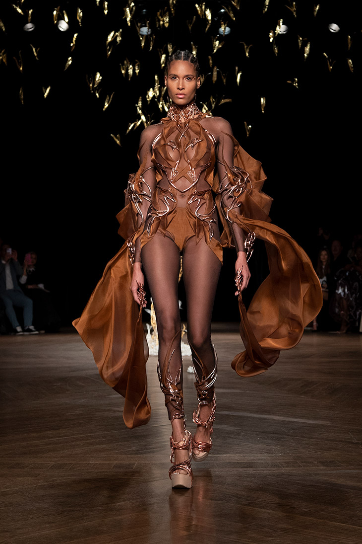 Iris van Herpen Couture Fall Winter 2021-2022 - RUNWAY MAGAZINE ®  Collections