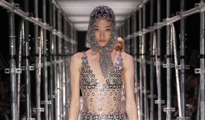 Discover PACO RABANNE Spring Summer 2023 Collection