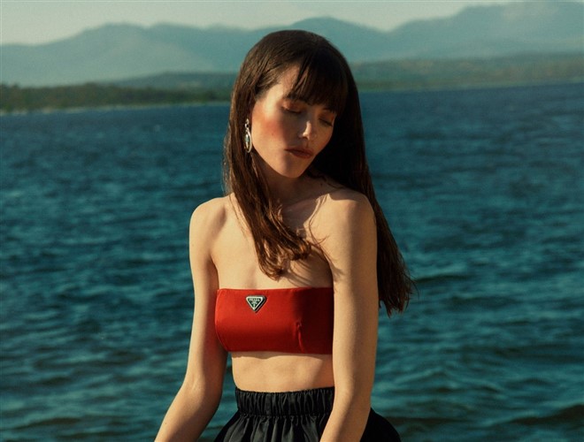 Watch the First Trailer for Netflix’s The Girl in the Mirror Series