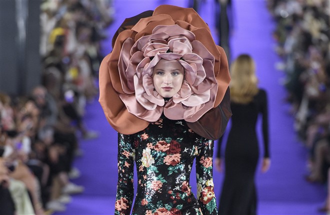 ALEXIS MABILLE Fall Winter 2022.23 Haute Couture Collection