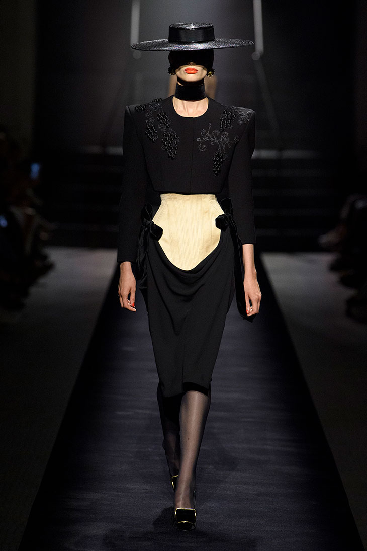 Schiaparelli Fall Winter 2022.23 Haute Couture Collection