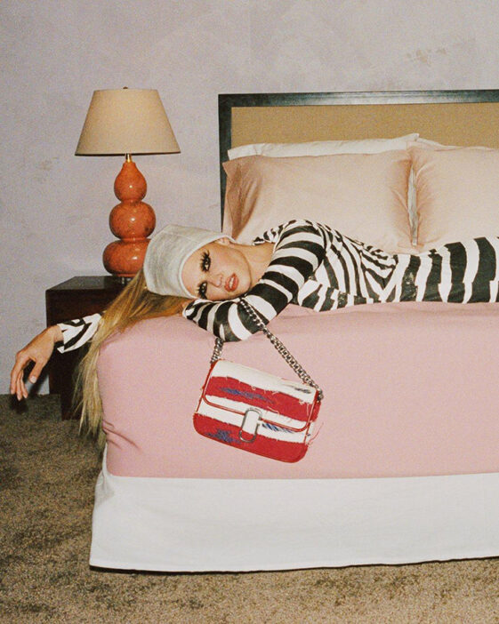 Lara Stone Models Marc Jacobs Fall Winter 2022 Handbags