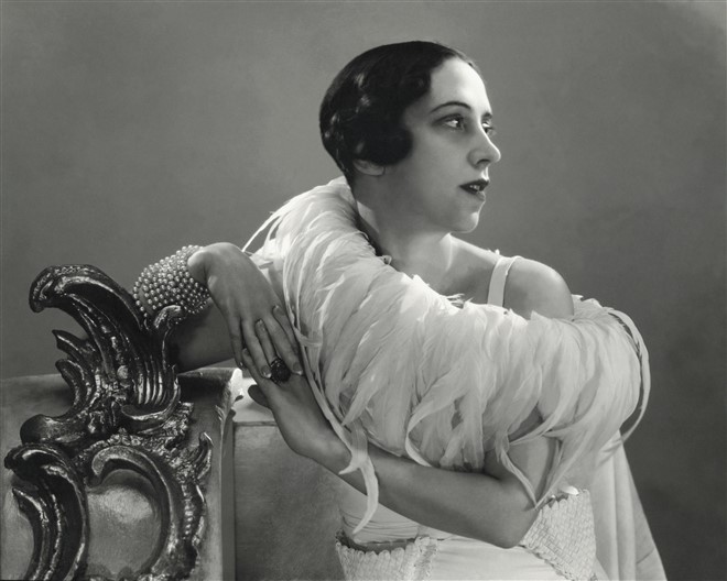 The Shocking Life of Elsa Schiaparelli