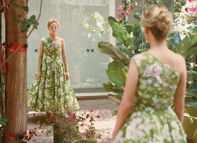 Jennifer Lawrence is the Cover Star of American VOGUE October 2022 Issue