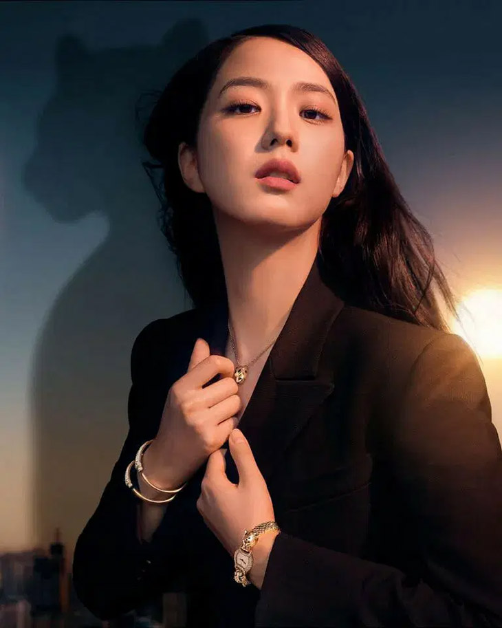 Jisoo and Ella Balinska in 'Panthère de Cartier Fall 2922 Campaign